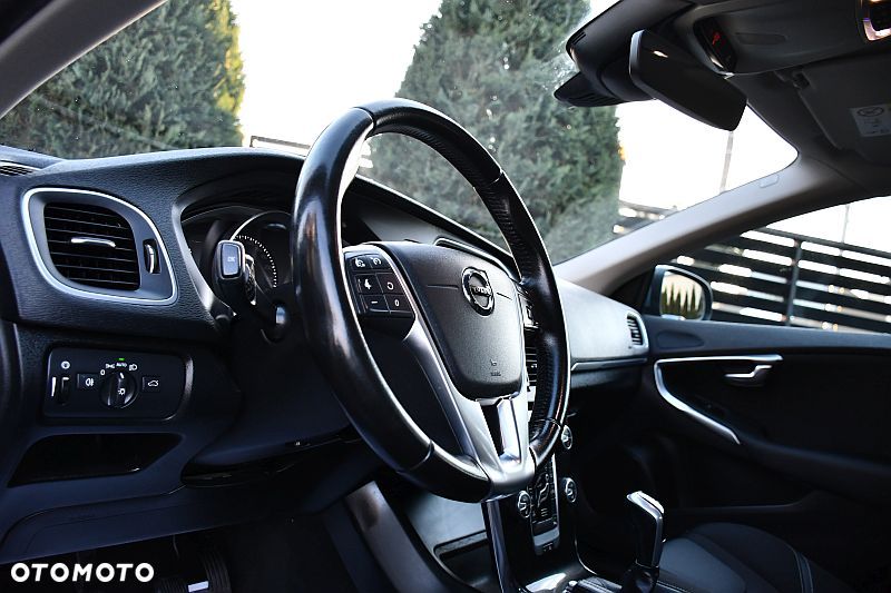 Volvo V40 T3 Drive-E Momentum - 11