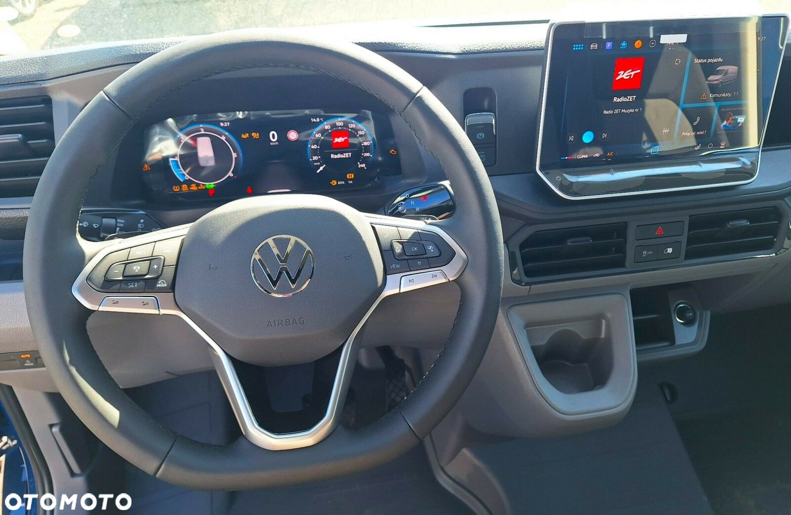 Volkswagen Crafter Crafter 35 Furgon z wysokim dachem silnik: 2,0 l EU6 SCR 140 KM / skrzynia biegów:automatyczna 8-biegowa rozstaw osi: 3640 mm - 4