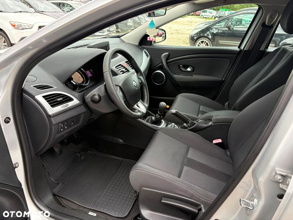 Renault Megane 1.6 16V 110 LIMITED - 11