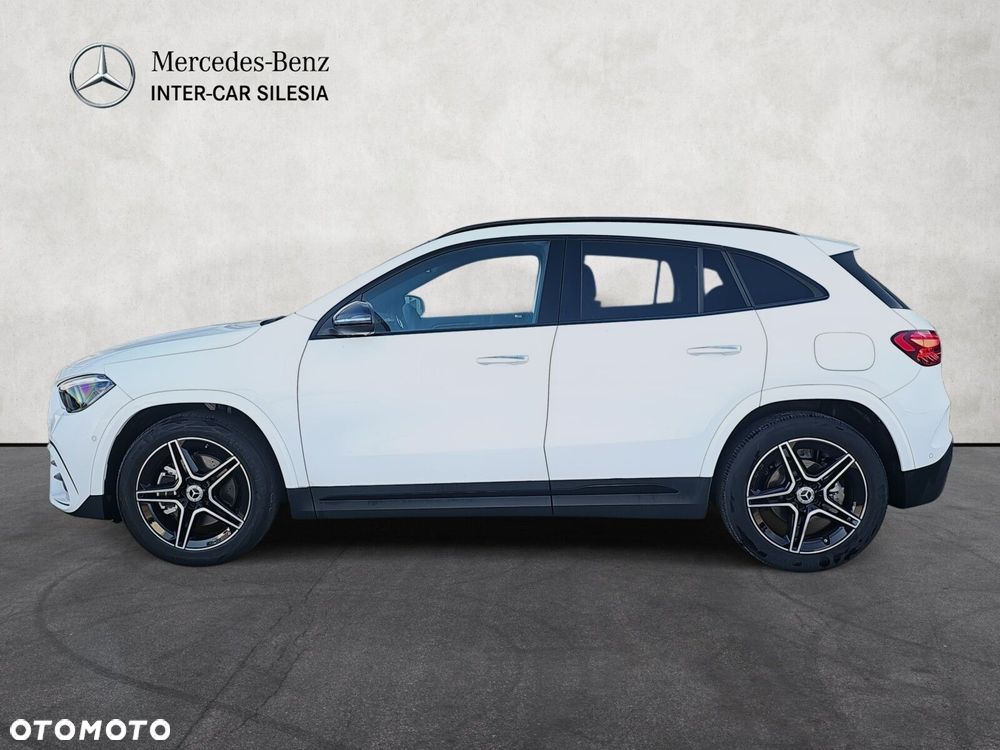 Mercedes-Benz GLA - 8