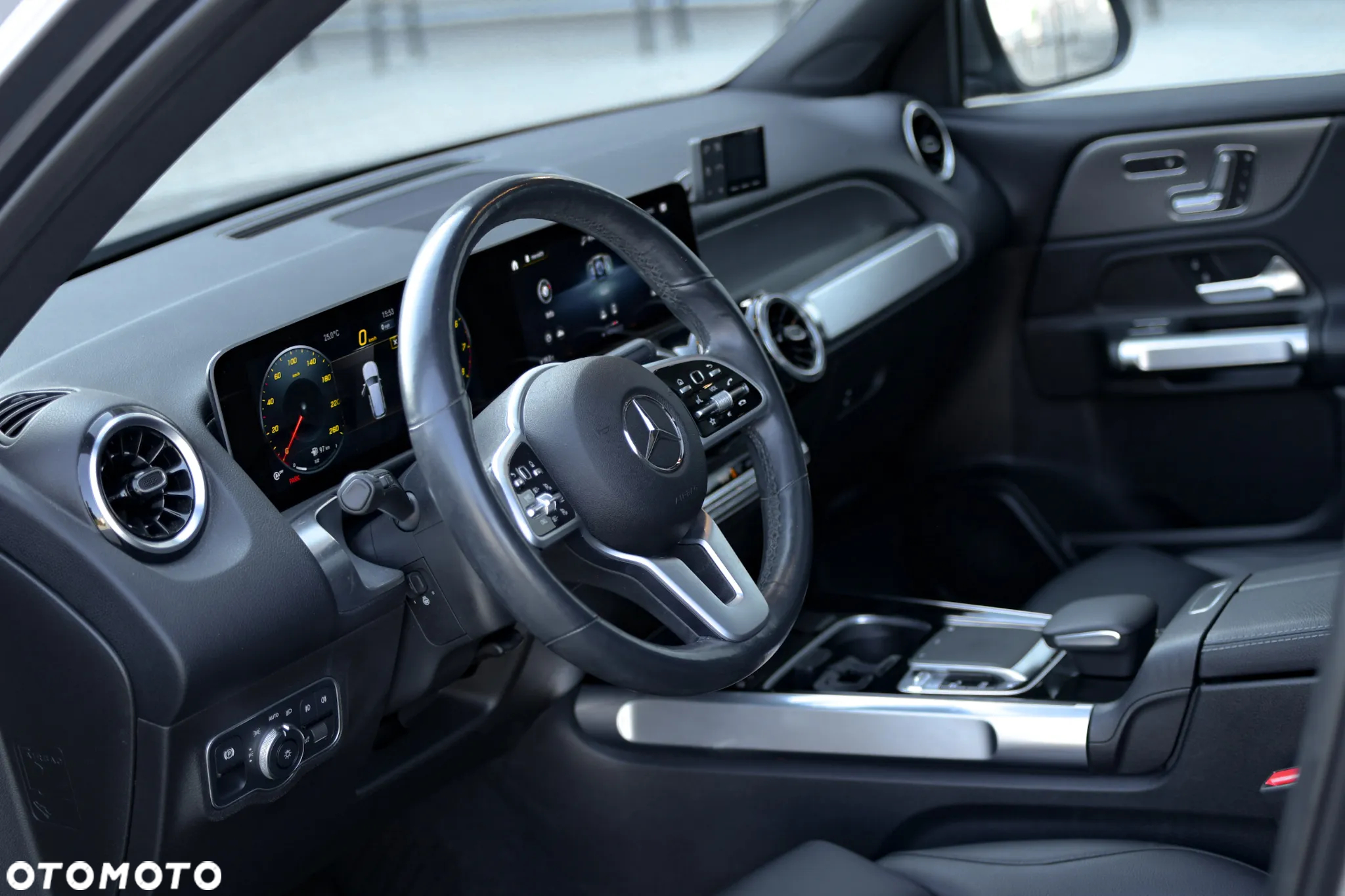 Mercedes-Benz GLB 250 4-Matic 8G-DCT - 7