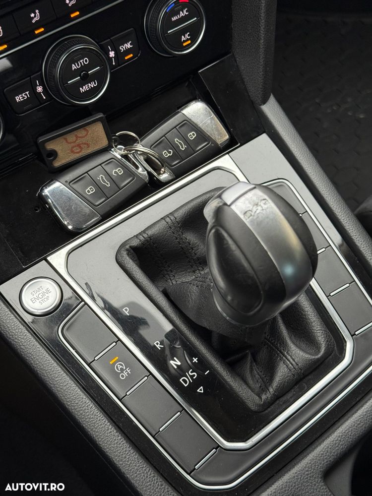 Volkswagen Passat 2.0 TDI DSG Highline - 9