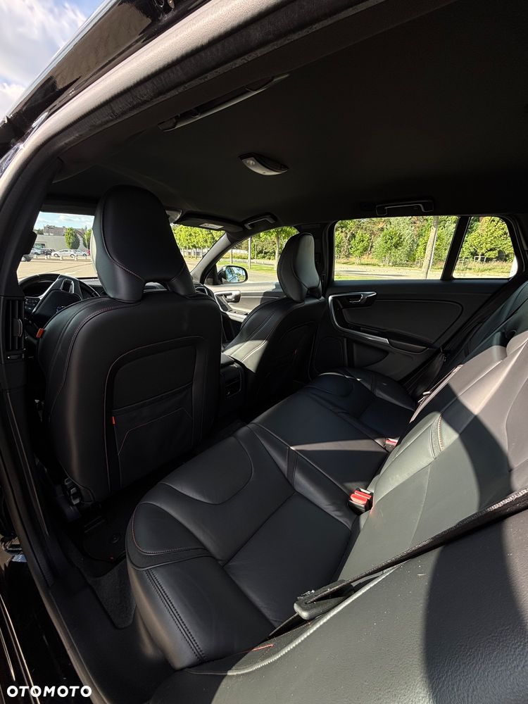 Volvo V60 ver-d3-drive--e-ocean-race - 9