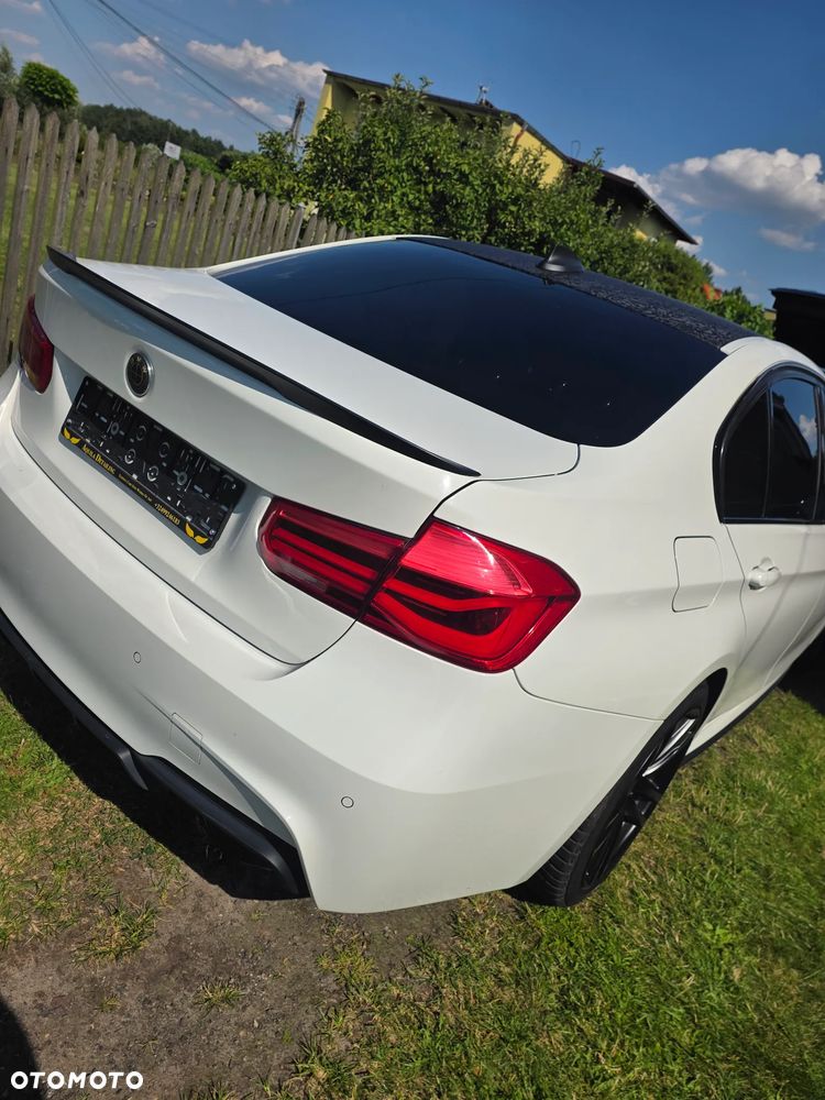 BMW Seria 3 318d M Sport Shadow - 10