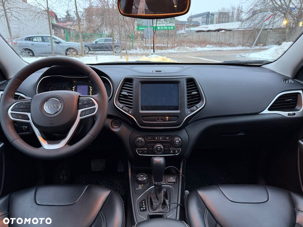 Jeep Cherokee - 9