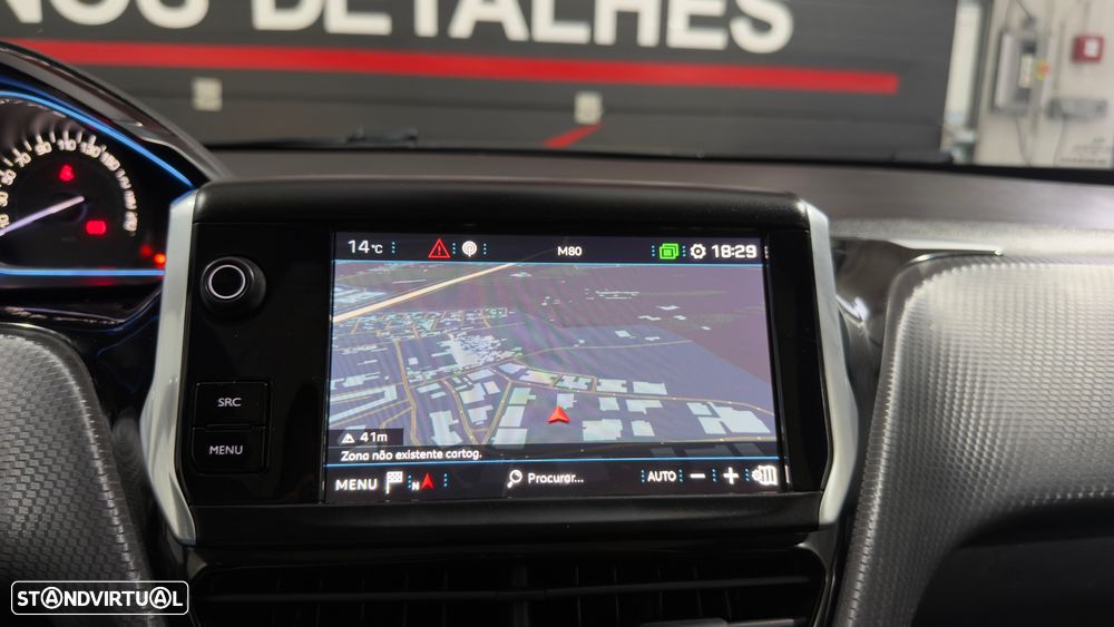 Peugeot 2008 1.2 PureTech Crossway - 24