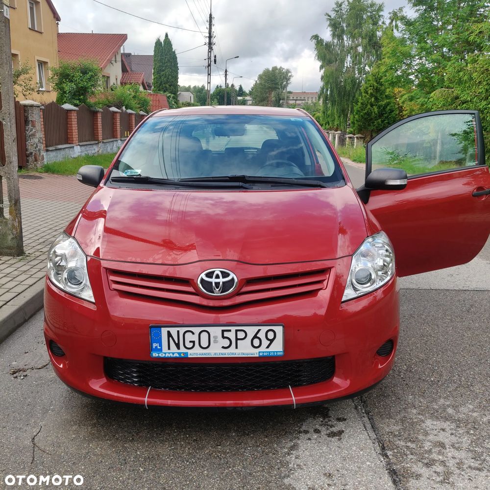 Toyota Auris 1.33 VVT-i Terra - 1