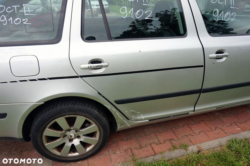 DRZWI TYLNE PRAWE OCTAVIA II 1Z3 KOMBI 9102  SREBRNY SKODA 2004-2008 - 2