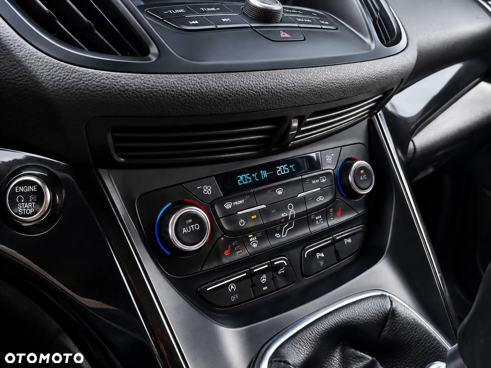 Ford Kuga 1.5 EcoBoost 2x4 Titanium - 12
