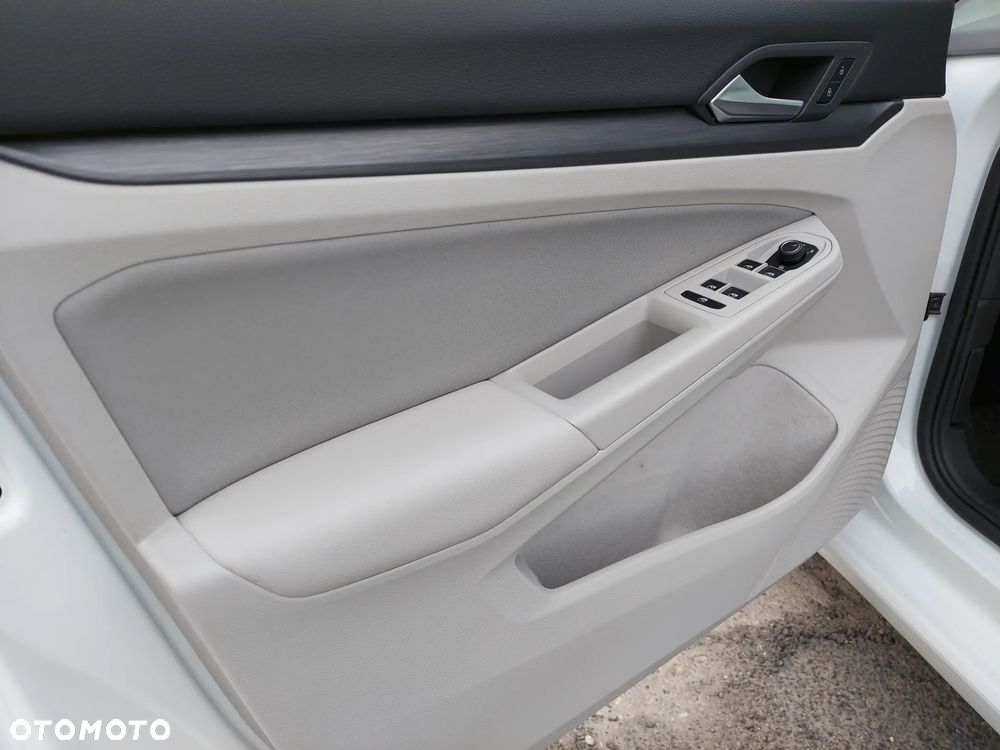 Volkswagen Golf 1.5 eTSI EVO Style DSG - 8