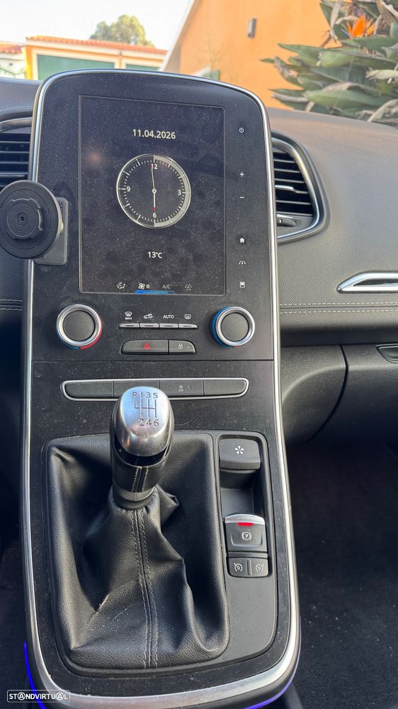 Renault Grand Scénic - 10