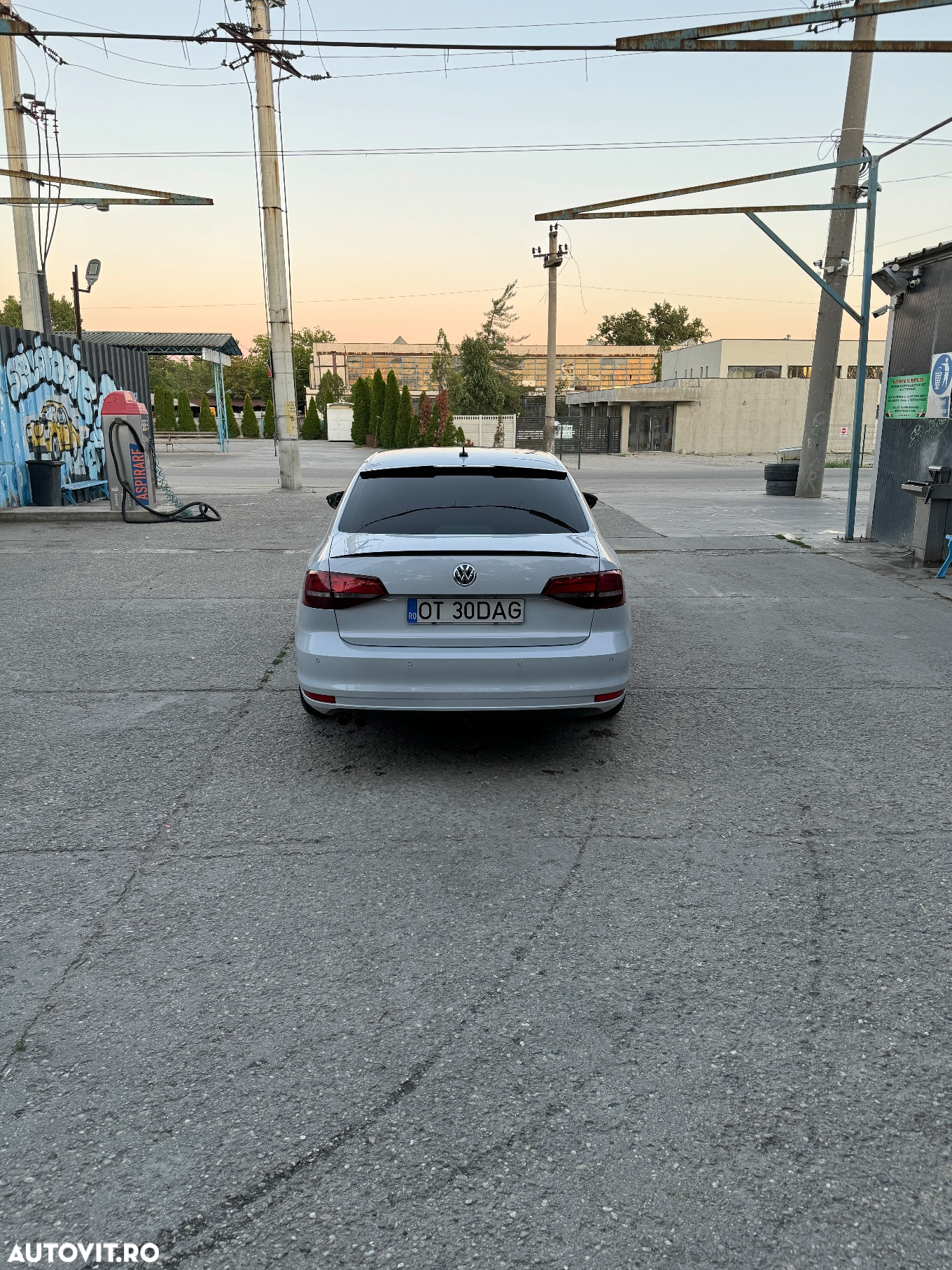 Volkswagen Jetta 2.0 TDI Comfortline - 5