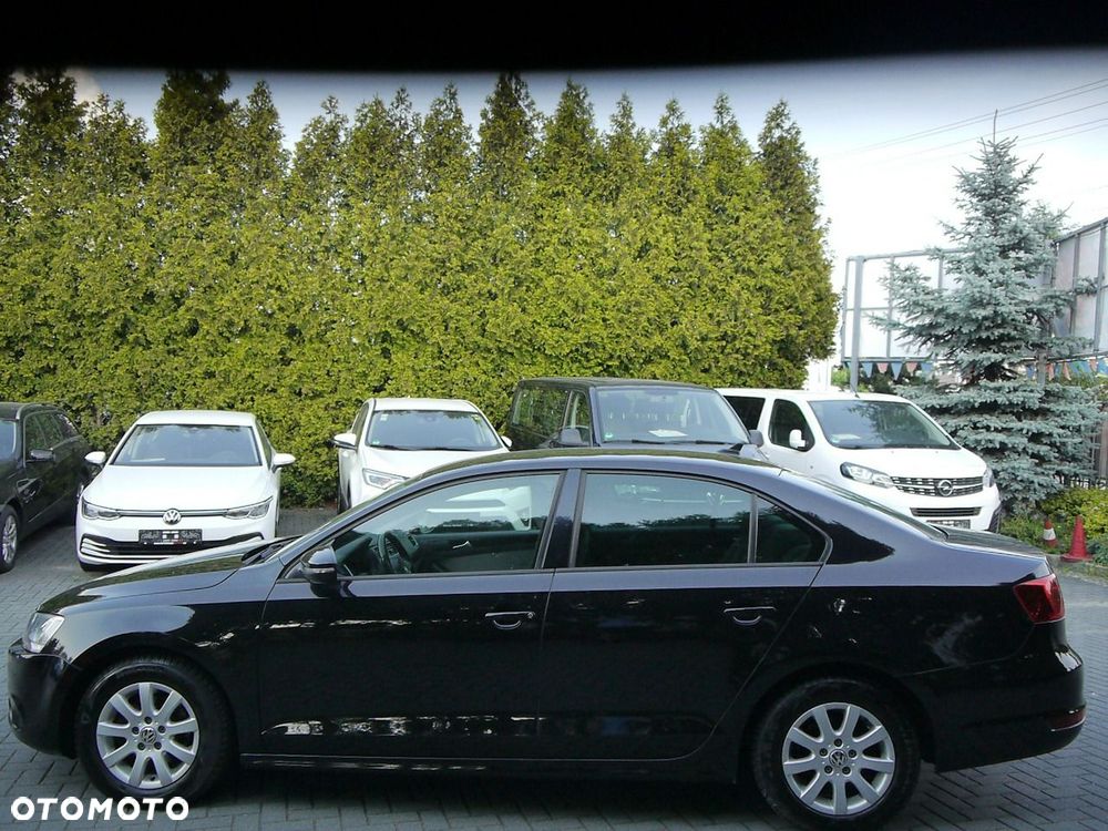 Volkswagen Jetta 1.6 TDI DSG Comfortline - 10