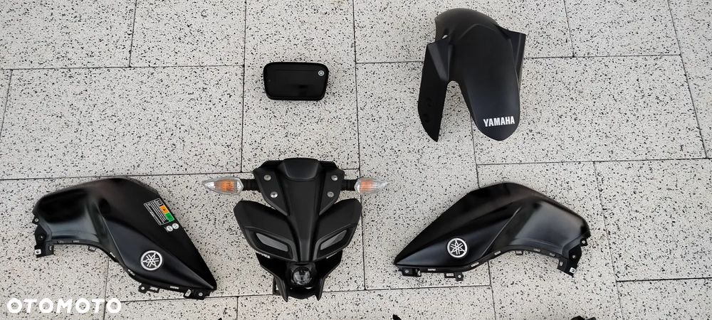 YAMAHA MT 125 MT125 2024 REFLEKTOR LAMPA CZASZA LICZNIK OWIEWKA CHŁODNICA ZEGARY LAMPA TYŁ - 2