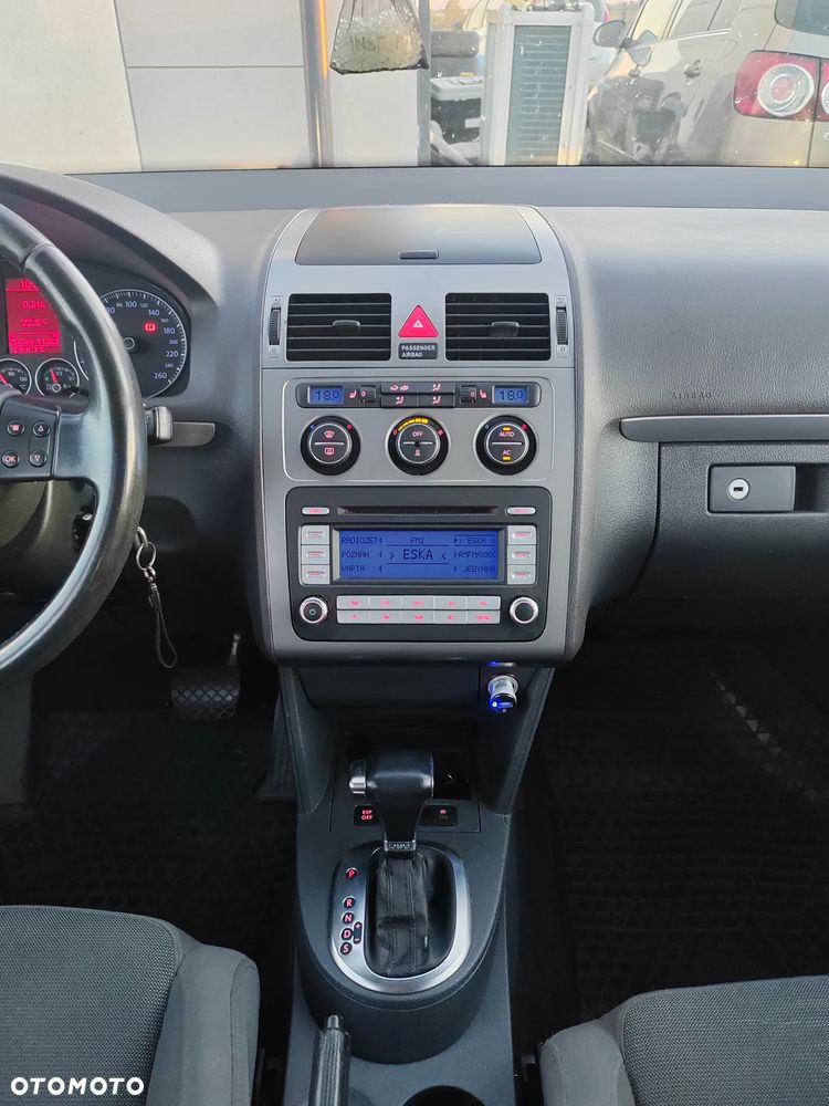 Volkswagen Touran 2.0 TDI DSG United - 16