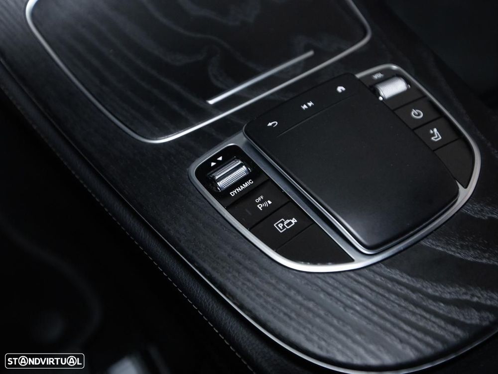 Mercedes-Benz E 300 de AMG Line - 21