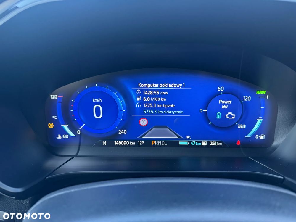 Ford Kuga 2.5P PHEV FWD ST-Line X - 28