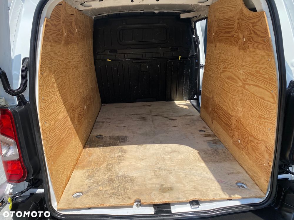 Citroën BERLINGO 1.6 HDI, MAX długi, 3-osobowy, klimatyzacja, zakupiony w salonie w Rzeszowie - 18