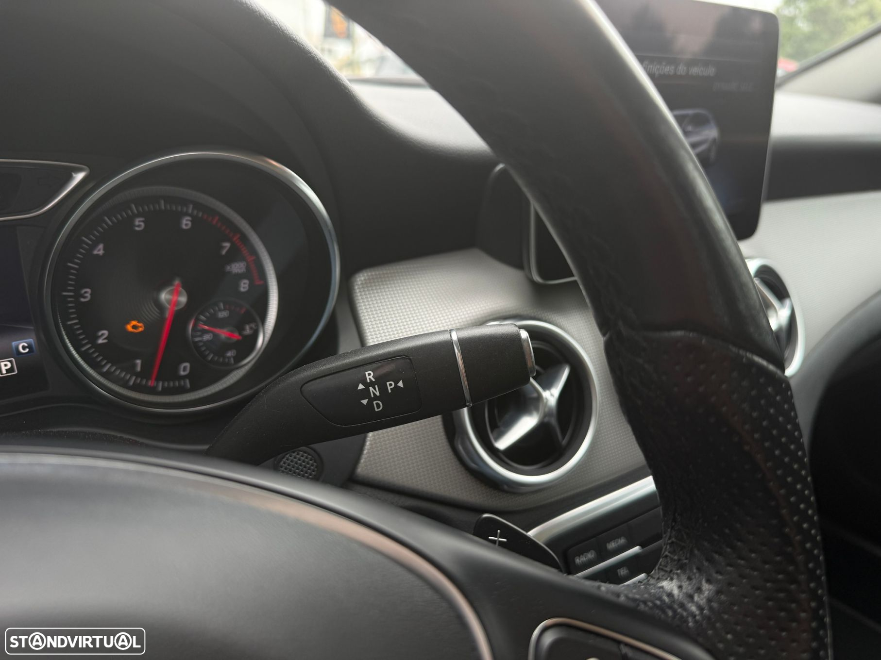 Mercedes-Benz GLA 180 Urban Aut. - 13