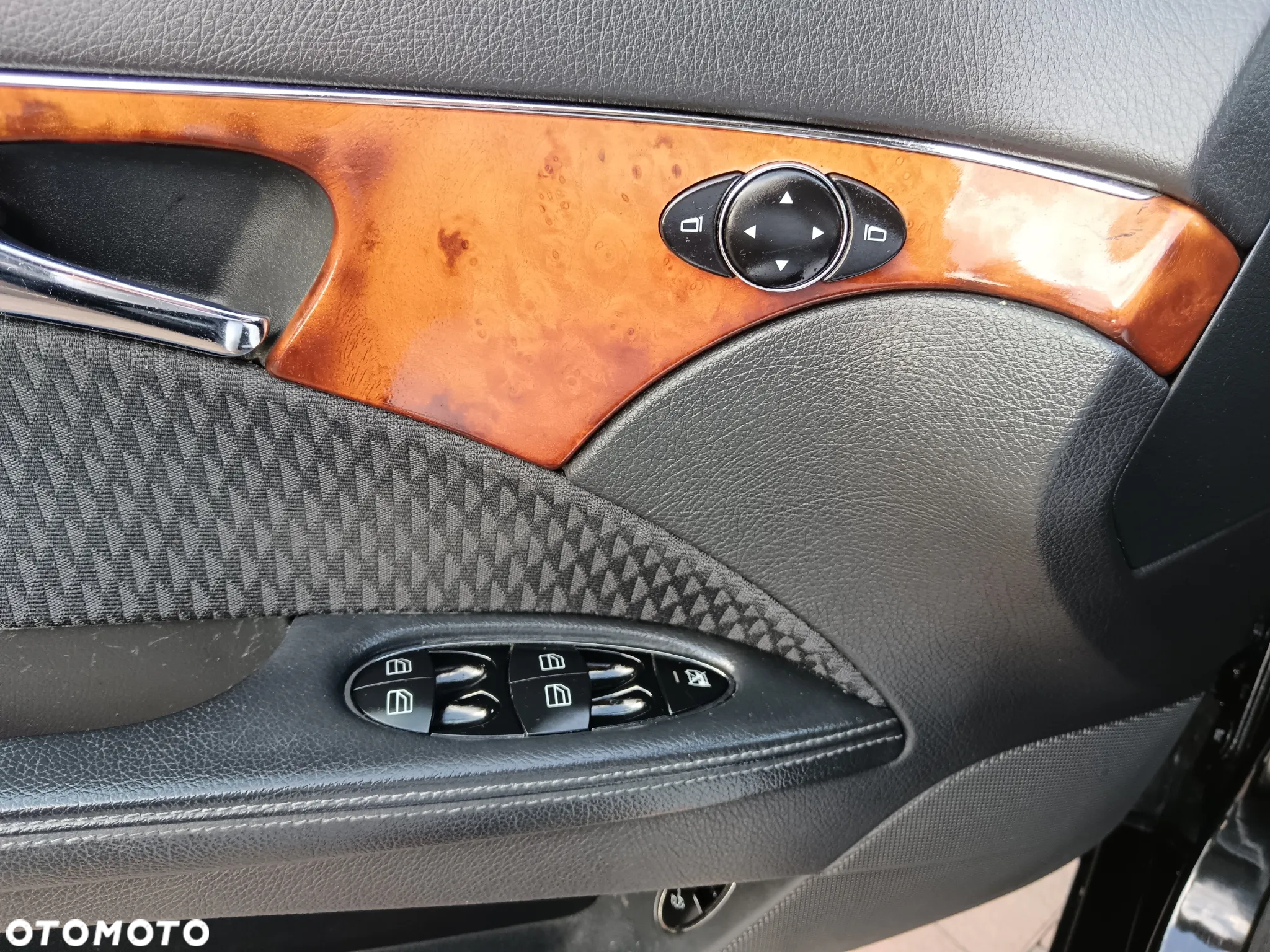 Mercedes-Benz Klasa E 200 Kompressor T Avantgarde - 14