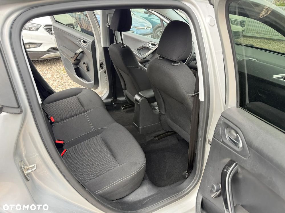 Peugeot 208 PureTech 82 Start & Stop Allure - 27