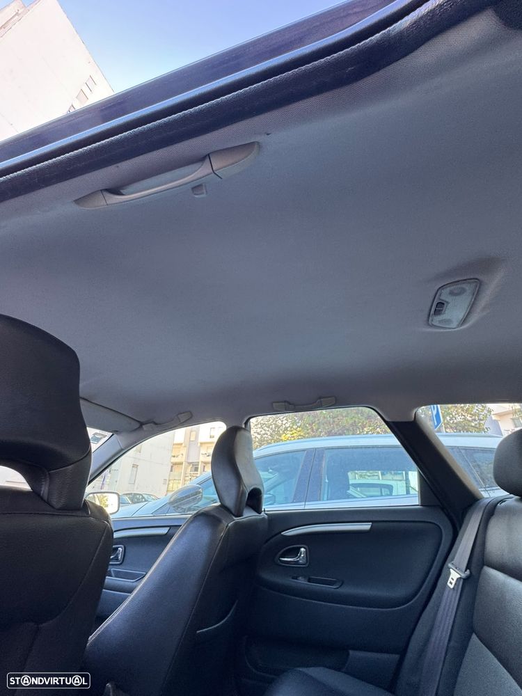Volvo V40 Cross Country - 13