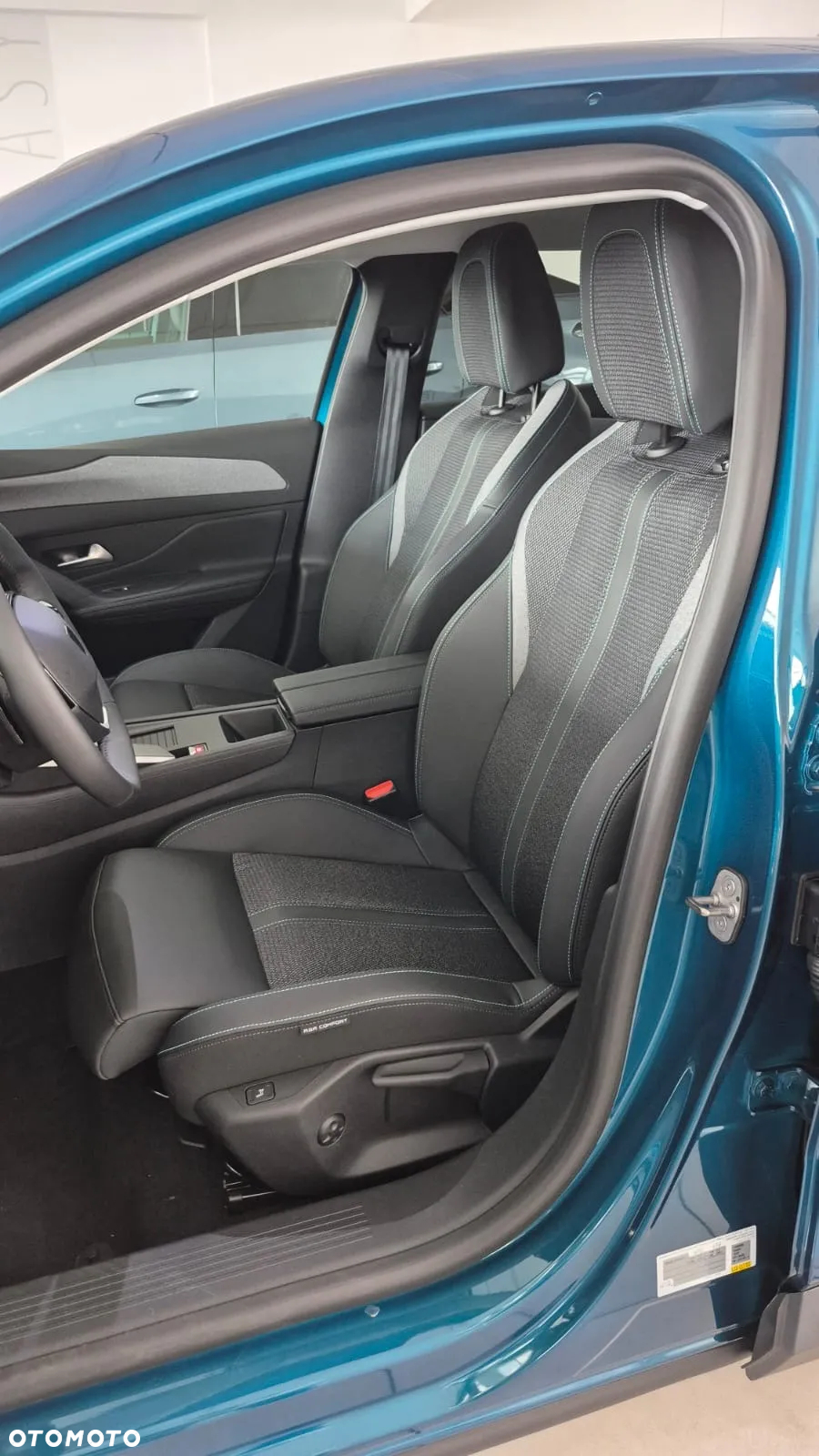Peugeot 408 1.2 PureTech mHEV Allure S&S e-DSC6 - 9