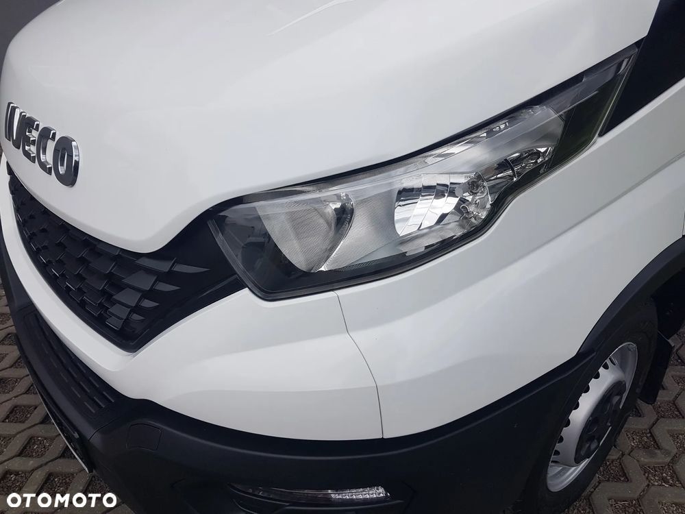 Iveco DAILY KONTENER NISKOPODŁOGOWY 4,43x2,23x2,42 SKLEP FOODTRUCK BAR KLIMA KONIOWÓZ KAMPER - 31