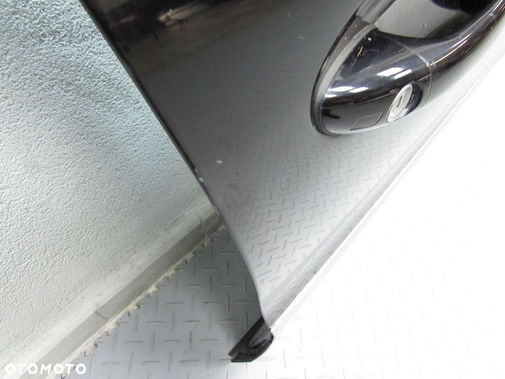 MERCEDEDES ML W164 LIFT 08-11 DRZWI PRZOD PRAWA KOMPLETNE 197 - 8