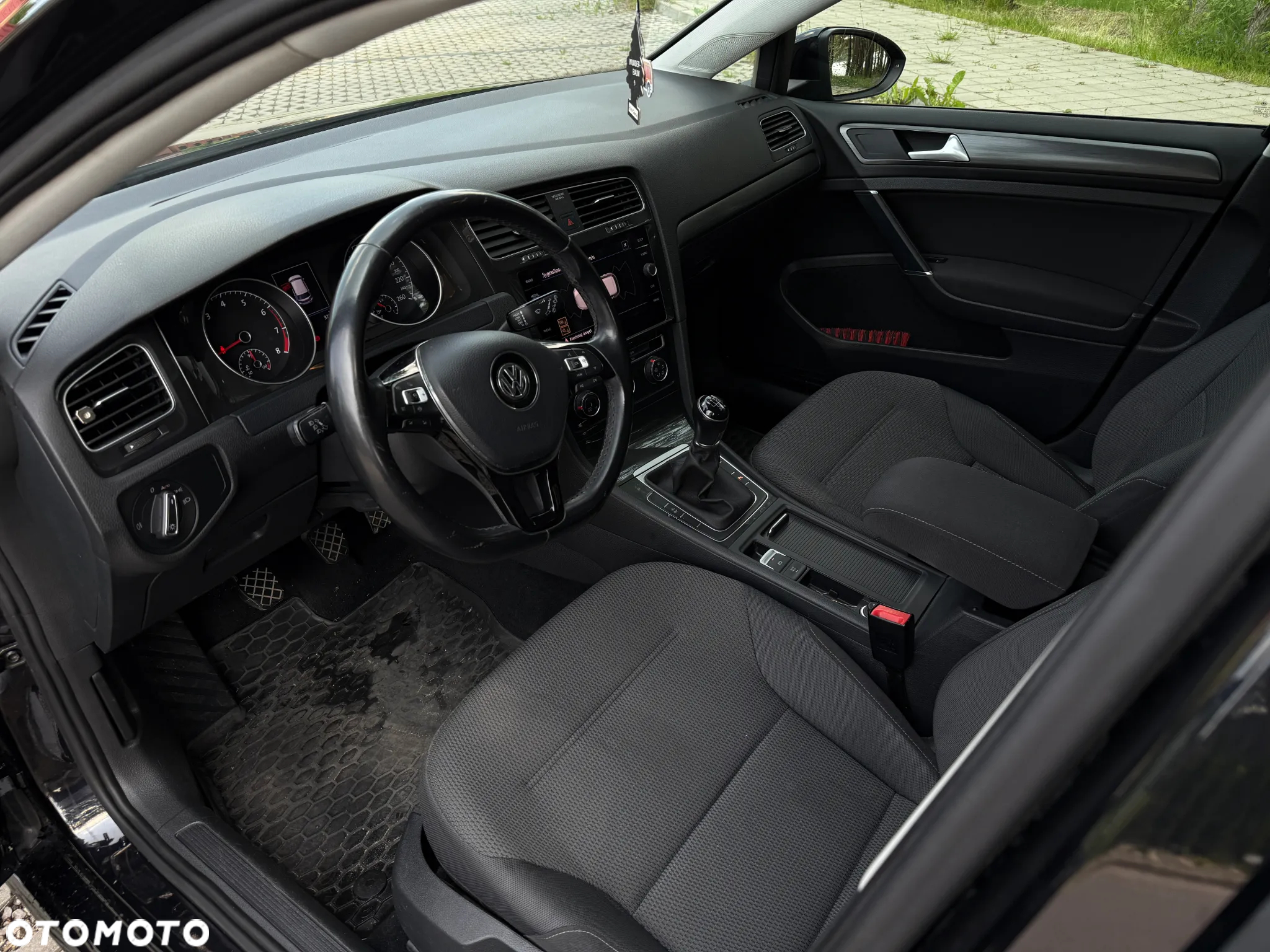 Volkswagen Golf - 21