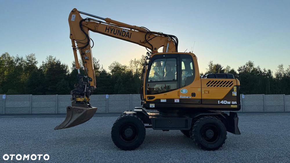 Hyundai Robex 140 - 7