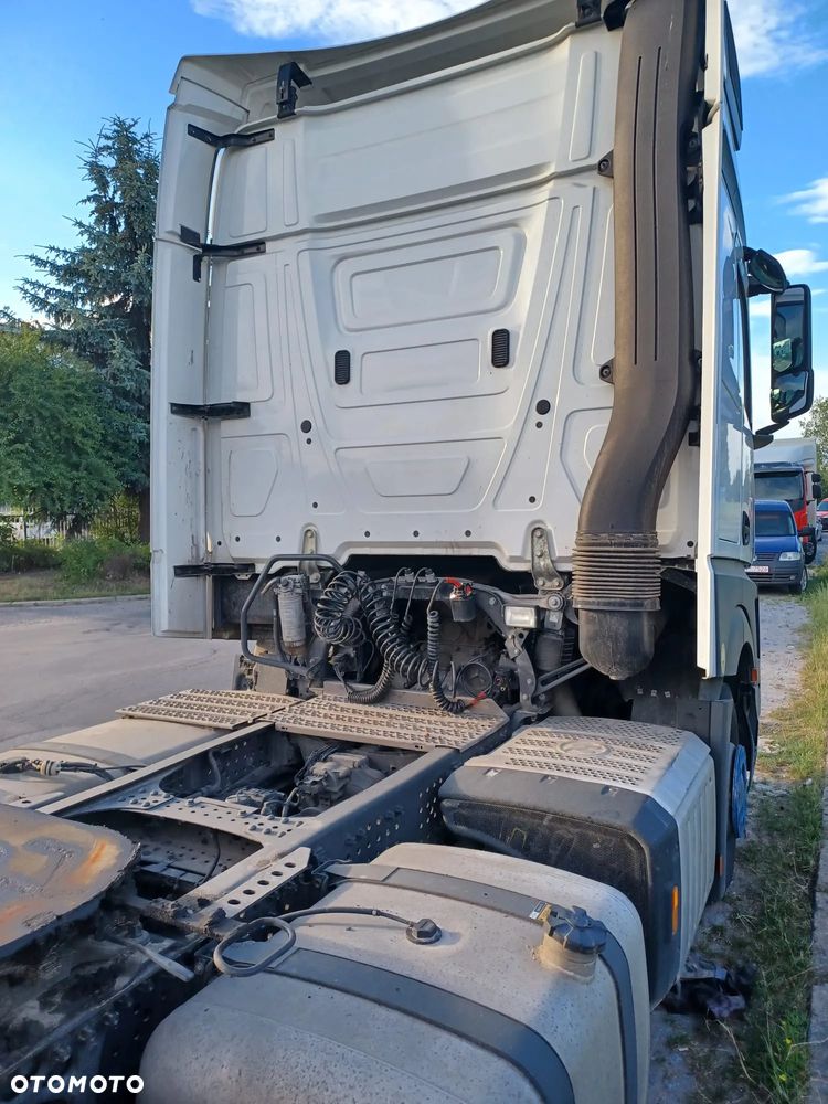 Mercedes-Benz ACTROS - 4