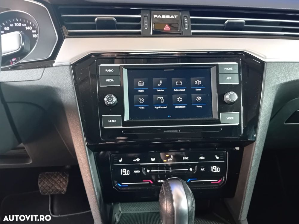 VOLKSWAGEN Passat 2020 — imagine 39