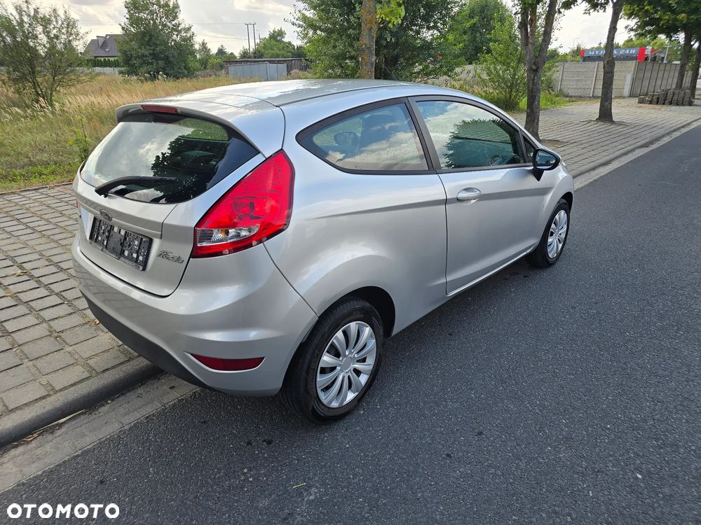 Ford Fiesta 1.6 TDCI Ambiente - 6