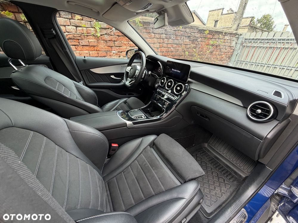 Mercedes-Benz GLC 300 4Matic 9G-TRONIC AMG Line Plus - 11