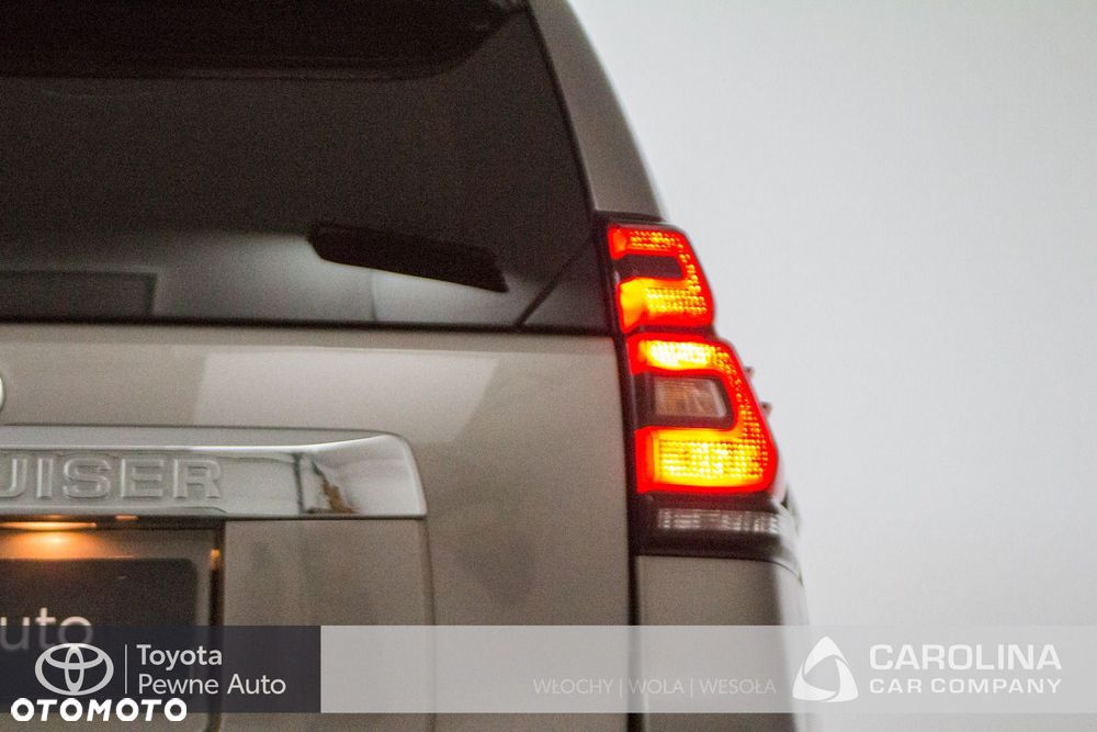 Toyota Land Cruiser - 16