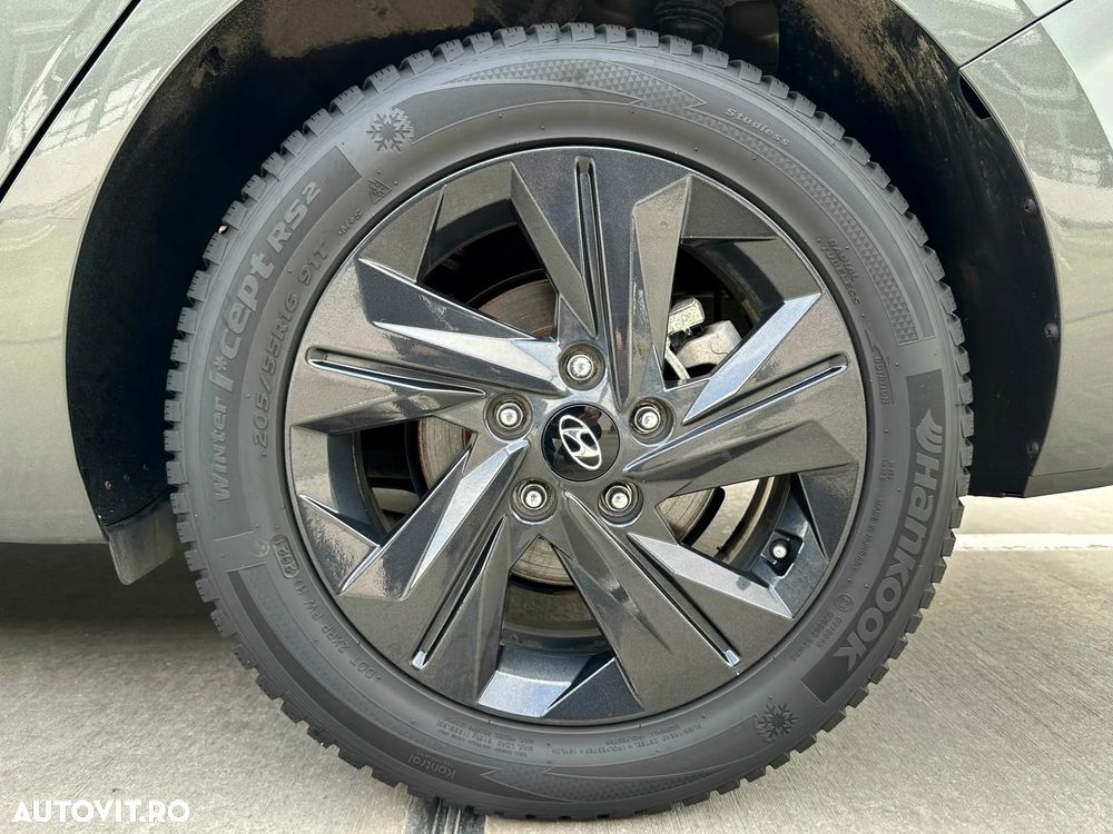 Hyundai Elantra 1.6 l 123 CP 6MT Highway - 29