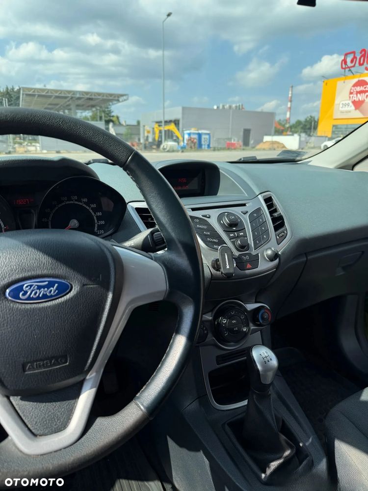 Ford Fiesta 1.4 Trend - 13