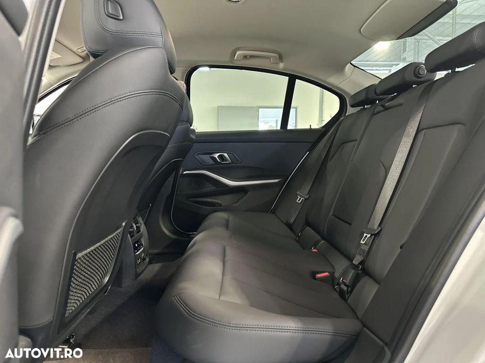 BMW Seria 3 330e Aut. - 11