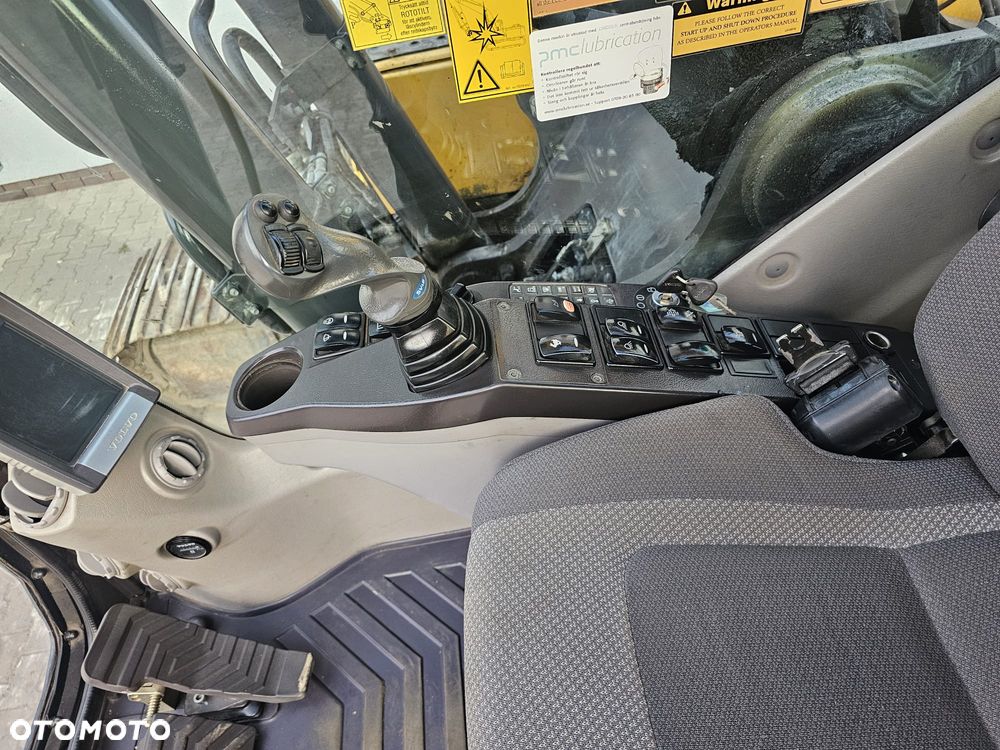 Volvo EC250DL - 12