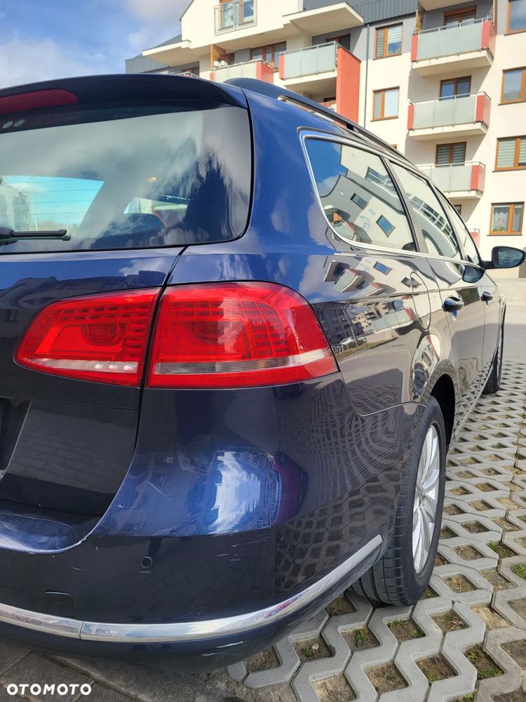 Volkswagen Passat 2.0 TDI Highline - 12
