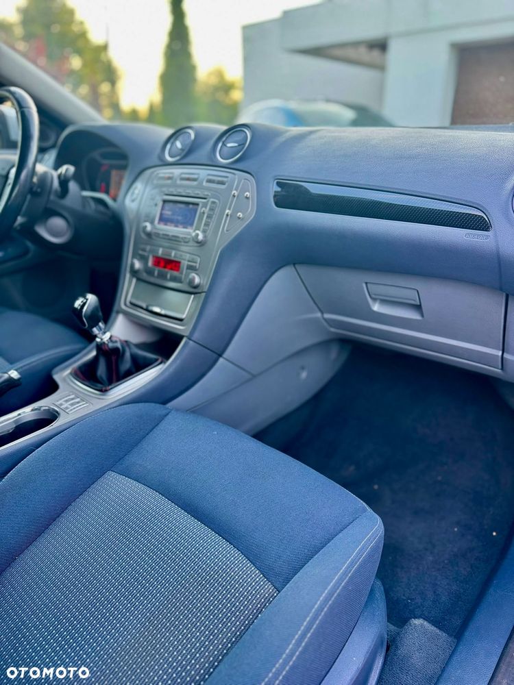 Ford Mondeo 2.0 TDCi Champions Edition - 33