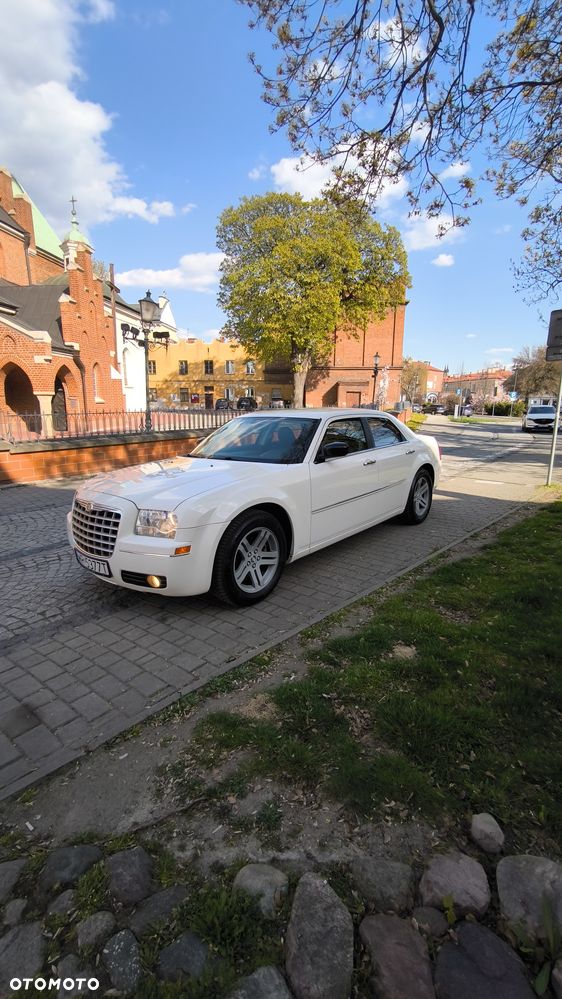 Chrysler 300C 2.7 V6 - 6