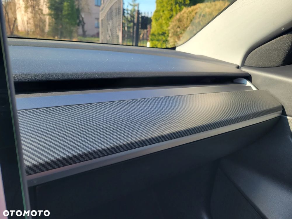 Tesla Model 3 - 11