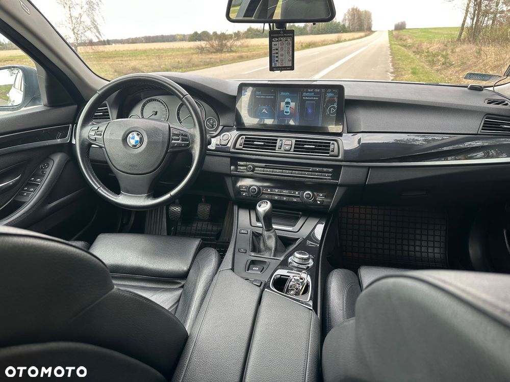 BMW Seria 5 520d Luxury Line - 11