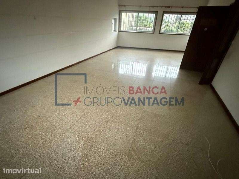 **EDIFÍCIO INDUSTRIAL | 3.300 m² | ESCAPÃES  SANTA MARIA DA FEIRA** - Grande imagem: 3/5