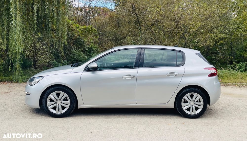 Peugeot 308 1.6 e-HDI FAP STT Allure - 33