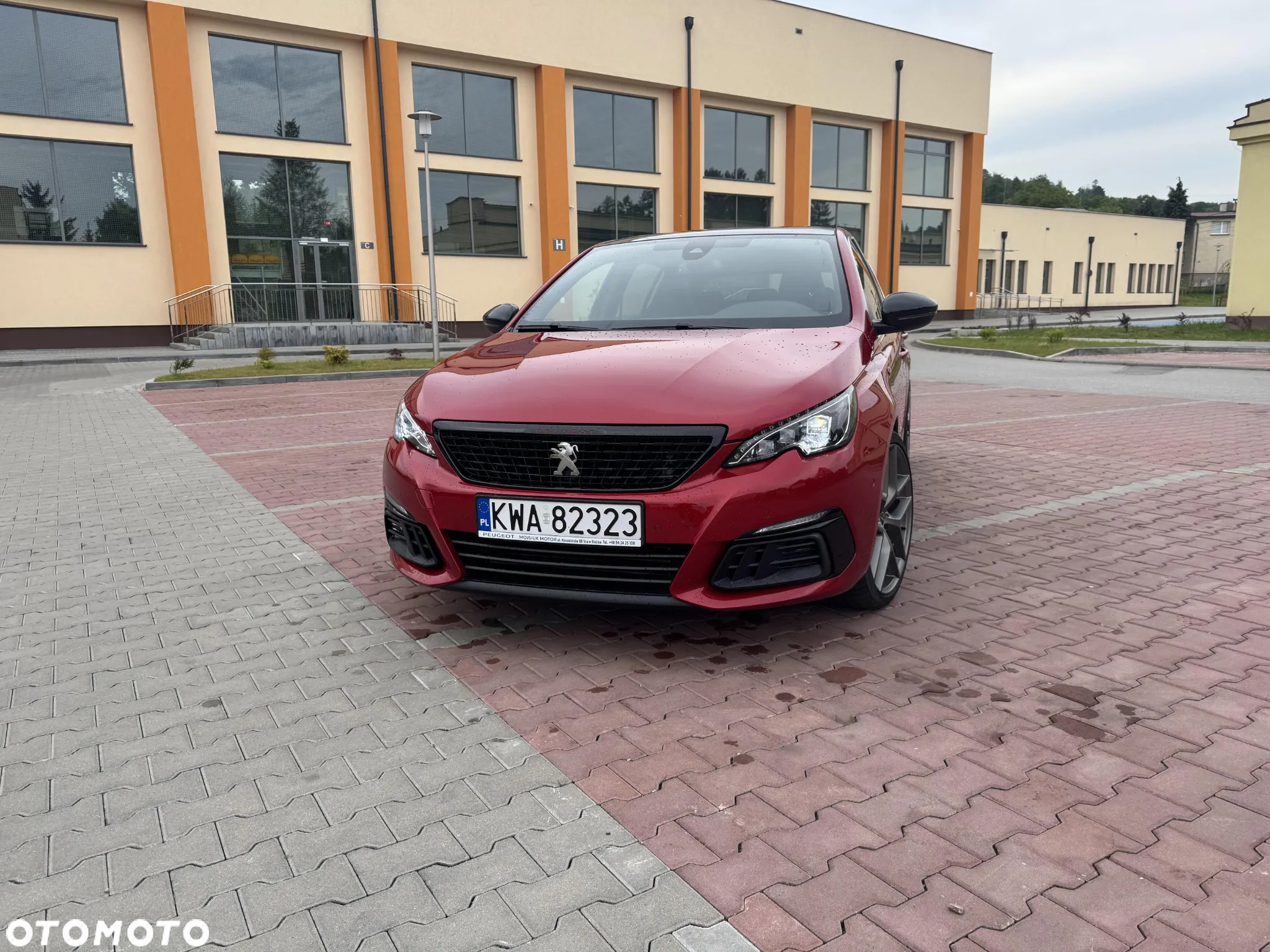 Peugeot 308 1.6 e-THP GTi by Sport S&S - 3