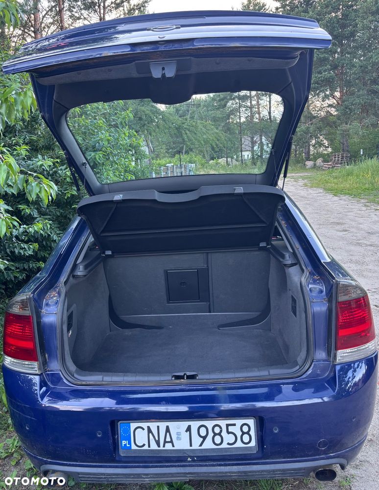 Opel Vectra 2.2 - 8