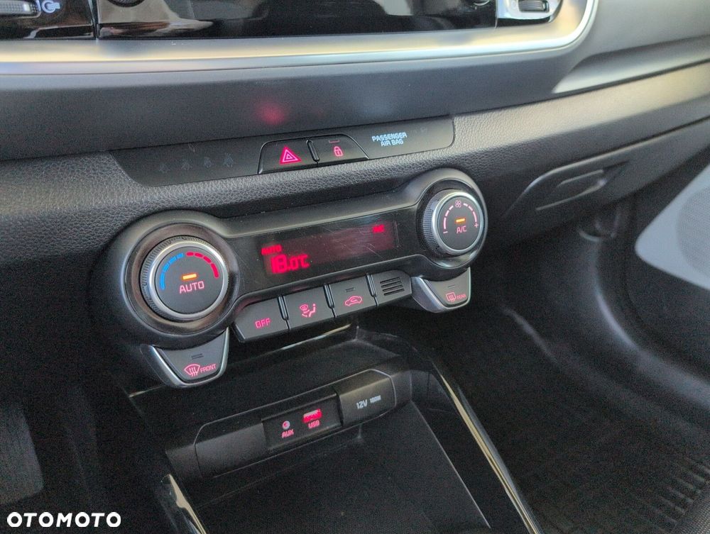 Kia Stonic - 26